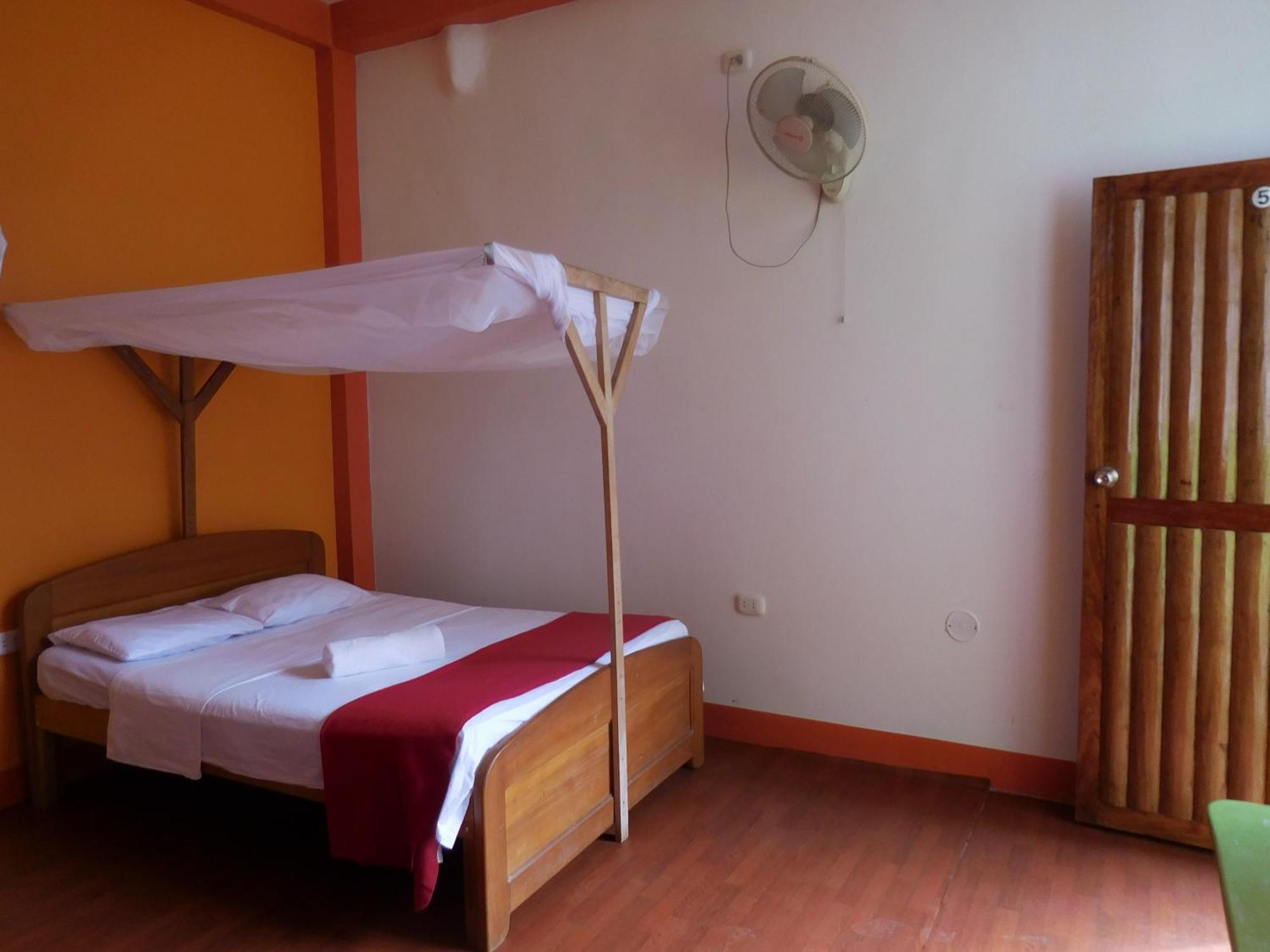 Tambopata Hostel ปูแอร์โต มัลโดนาโด ภายนอก รูปภาพ