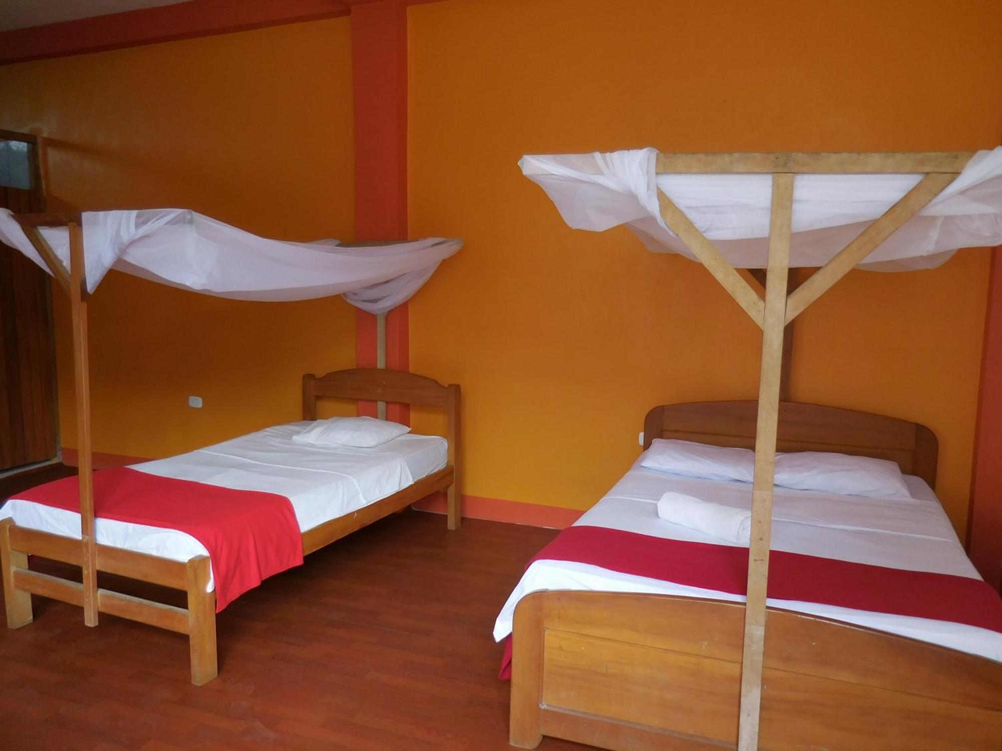 Tambopata Hostel ปูแอร์โต มัลโดนาโด ภายนอก รูปภาพ
