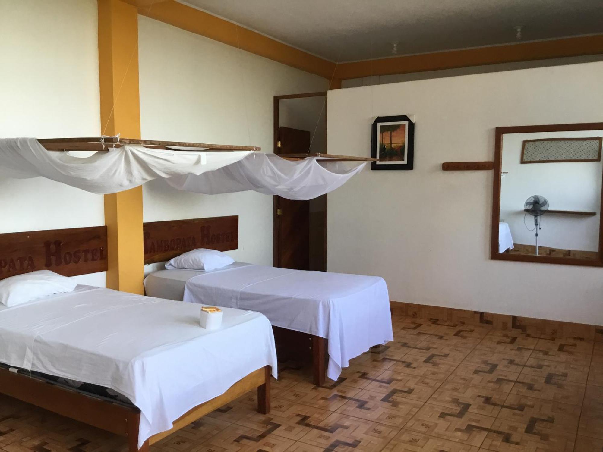 Tambopata Hostel ปูแอร์โต มัลโดนาโด ภายนอก รูปภาพ