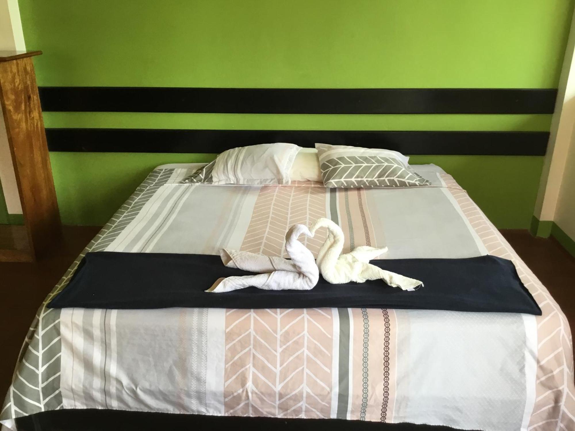 Tambopata Hostel ปูแอร์โต มัลโดนาโด ภายนอก รูปภาพ