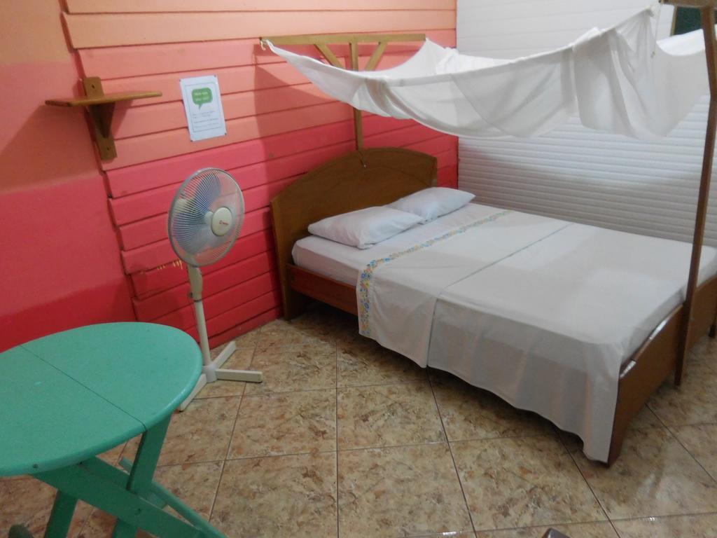 Tambopata Hostel ปูแอร์โต มัลโดนาโด ภายนอก รูปภาพ